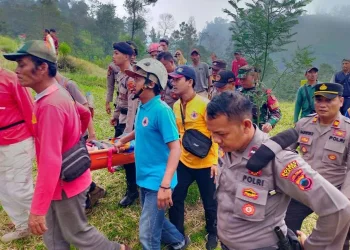 Pemuda Tersangkut di Tebing Jurang Kali Talang