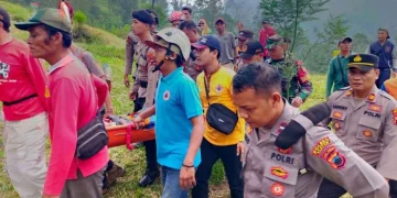 Pemuda Tersangkut di Tebing Jurang Kali Talang