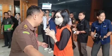 Ibunda Ronald Tannur Menangis di Sidang