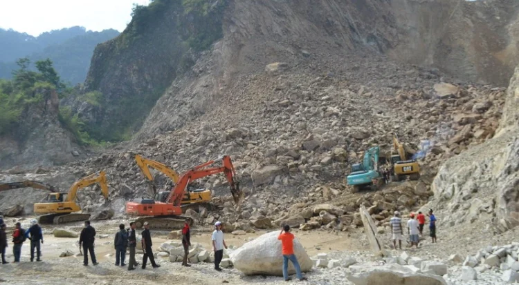Tragedi Longsor Tambang Gunung Kuda Cirebon