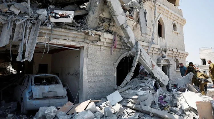 Iran Serang Israel: Rudal Hantam Kota Tamra, Bat Yam, dan Rumah Sakit Soroka